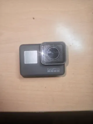 -Camara go pro hero 5. -Cargador Doble Batería.