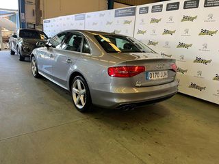 Audi A4 2.0 TDI 150CV S line edition