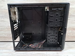 Carcasa ATX Thermaltake Dokker Lite con DVD