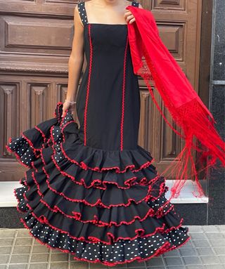 Traje flamenco negro con mantón T 3840
