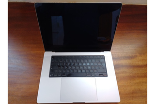 MacBook Pro 16–M2 Pro (19 núc GPU), 16GB RAM,1TB