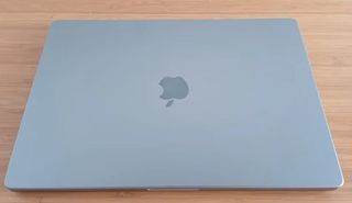 MacBook Pro 16 - M1 Max (32 núc GPU), 64GB RAM