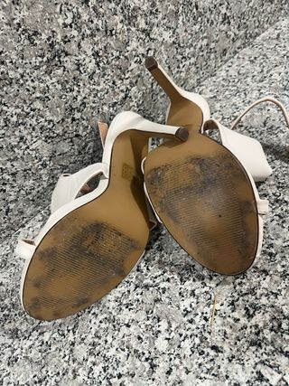 Zapatos de tacón blancos mujer.