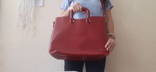 Bolso grande cuero sintético rojo maletin  portáti