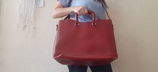 Bolso grande cuero sintético rojo maletin  portáti