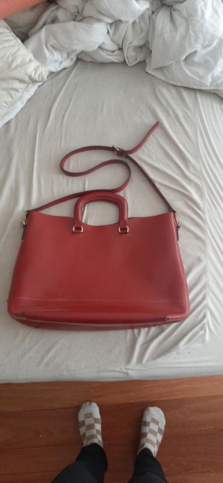 Bolso grande cuero sintético rojo maletin  portáti
