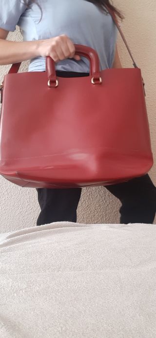 Bolso grande cuero sintético rojo maletin  portáti
