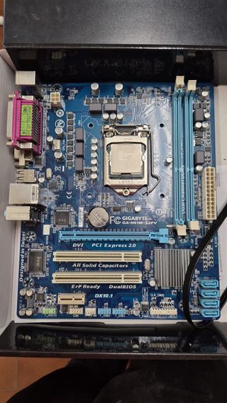 Placa Base Gigabyte GA-H61M-S2PV y procesador dual
