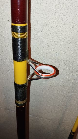 Caña de pescar de tres tramos.