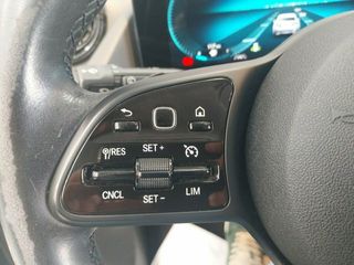 Mercedes GLA 180 d Business 