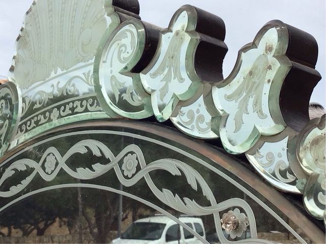 Mesa consola antigua madera tallada con espejo