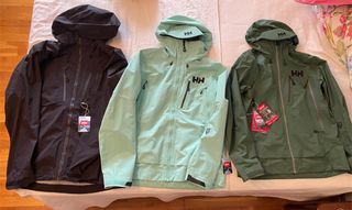 Chaqueta Helly Hansen Negra, Verde y Turquesa