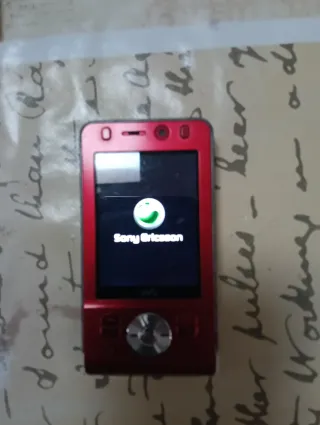 Telefono Sony Ericsson Walkman rosso