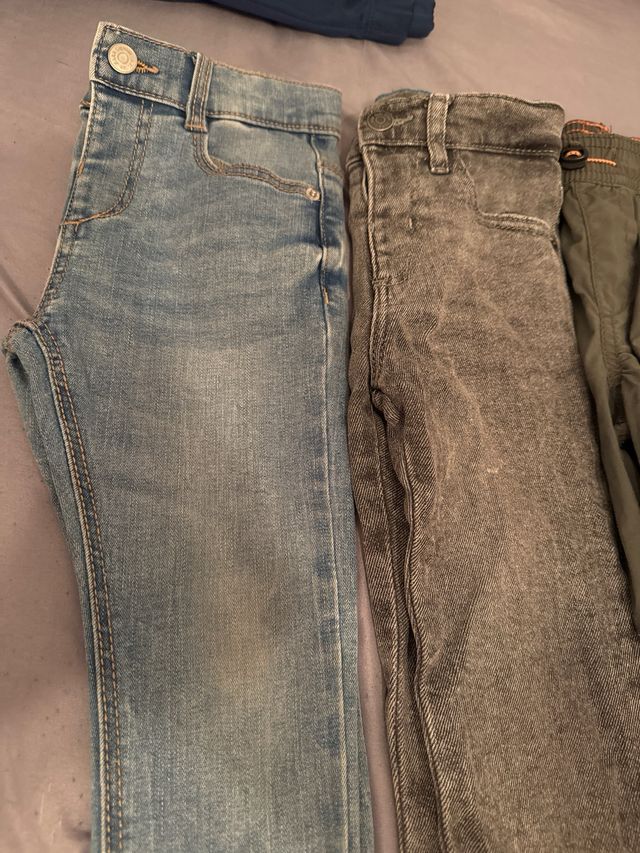 Pantalones niño talla 2-3 ( 4 unidades) + 2 gratis