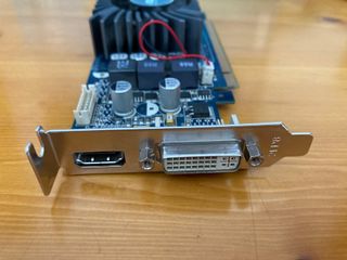 Tarjeta Grafica Asus GT220 Reducida