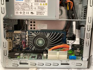 Tarjeta Grafica Asus GT220 Reducida