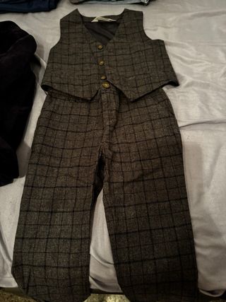 Traje de vestir niño gris a cuadros talla 4-5 