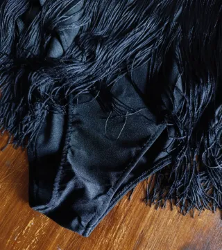 Body negro con flecos y pedrería XL