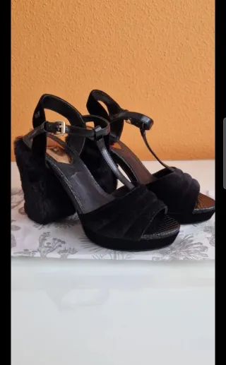 Zapatos de tacón Gioseppo negros
