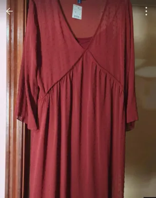 Vestido color caldero con transparencias