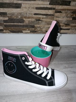 Deportivos Smiley negros y rosas talla 39