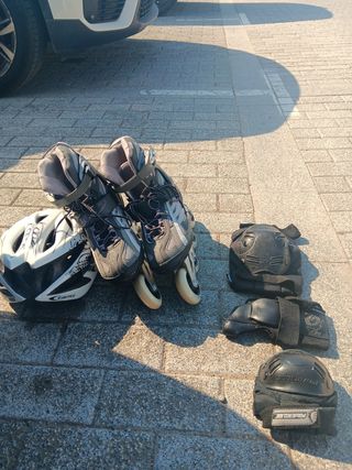 Patines en línea con casco y protecciones