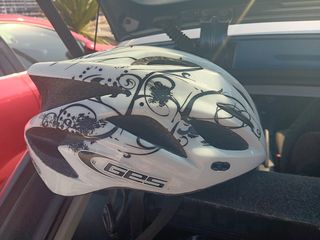 Patines en línea con casco y protecciones