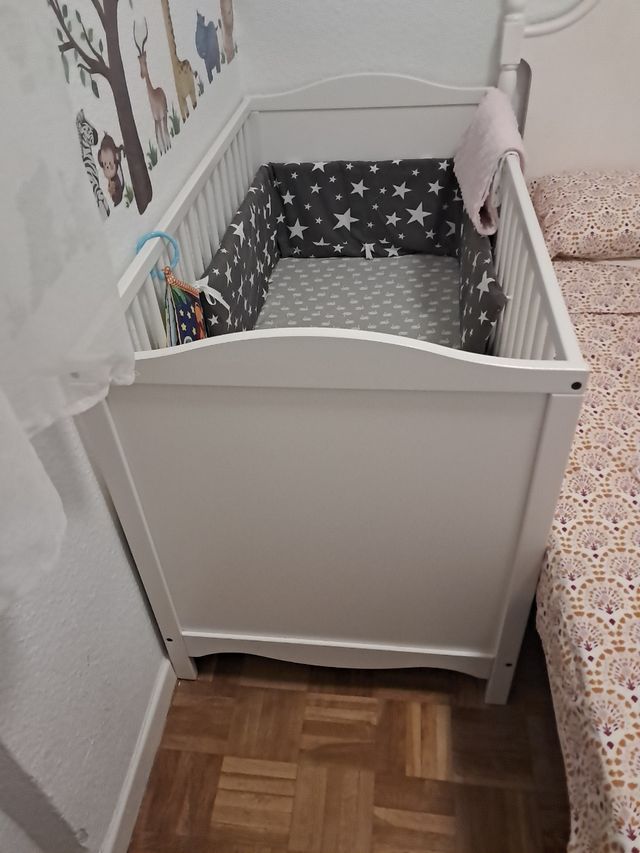 Cuna de madera casi nueva