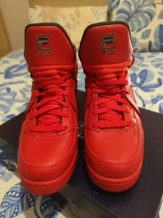 FILA Cage Mid Rojas - Talla 45 - Nuevas 