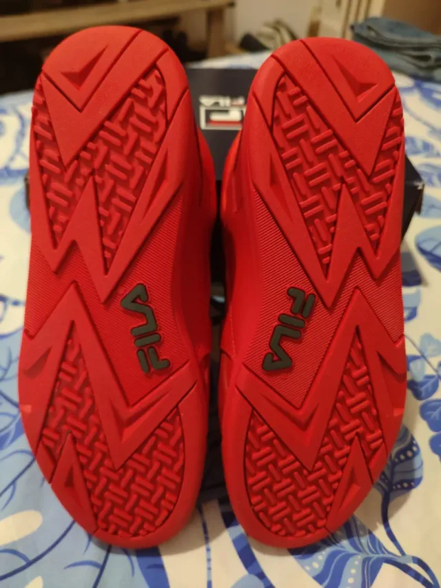 FILA Cage Mid Rojas - Talla 45 - Nuevas