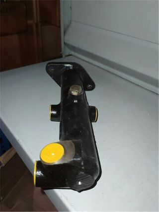 bomba de freno Ford Fiesta XR2