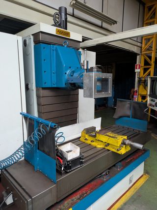 FRESADORA BANCADA FIJA ANAYAK VH 1800