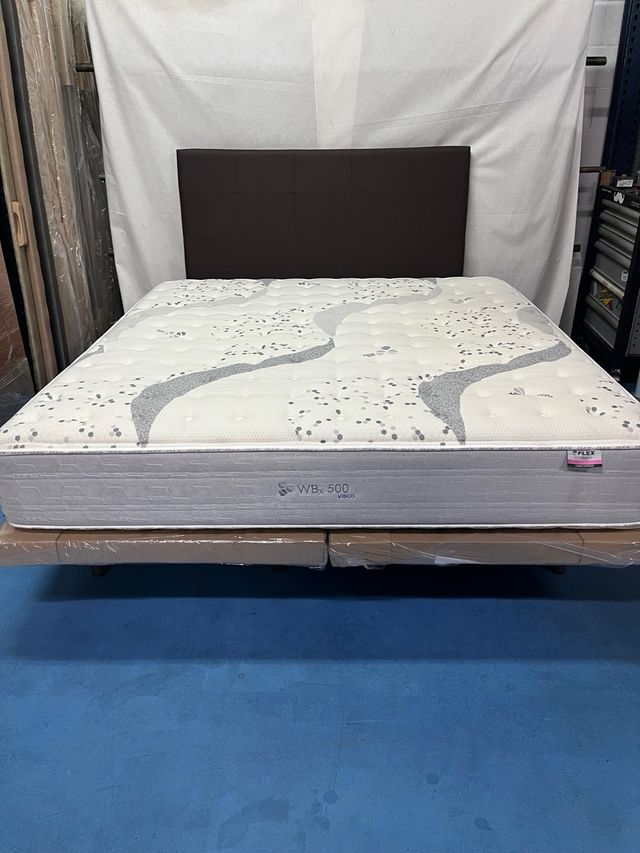 Base imbottita e materasso in memory foam 180x190