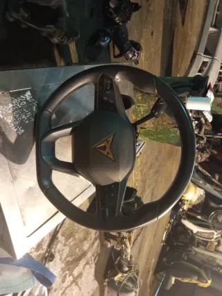 Volante Cupra Formentor con levas 2023