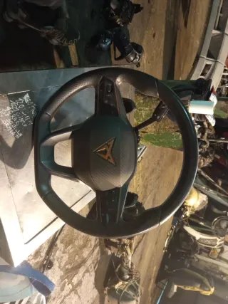 Volante Cupra Formentor con levas 2023