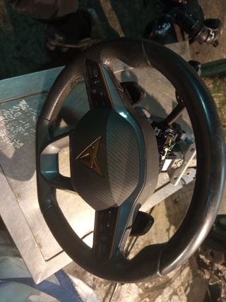 Volante Cupra Formentor con levas 2023
