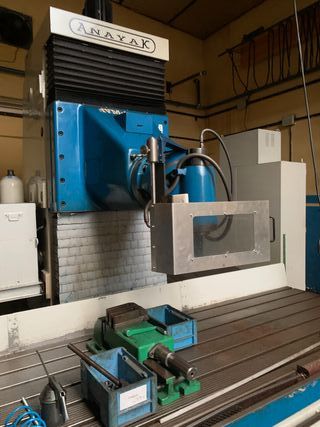 FRESADORA ANAYAK HVM 3300
