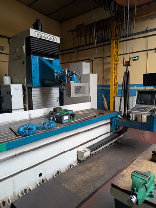 FRESADORA ANAYAK HVM 3300