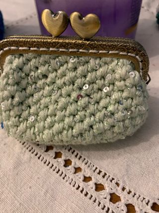 Portamonete uncinetto fatto a mano con paillettes