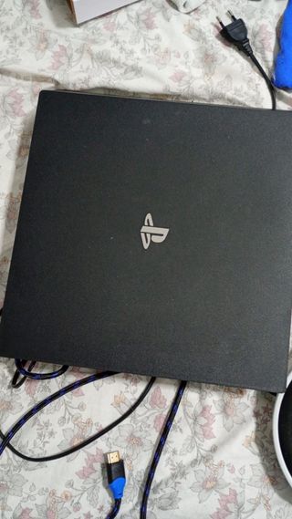 Consola PS4 Pro Negra + Accesorios