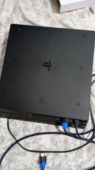 Consola PS4 Pro Negra + Accesorios
