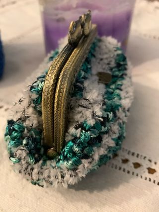 Portamonete uncinetto con chiusura a gatto