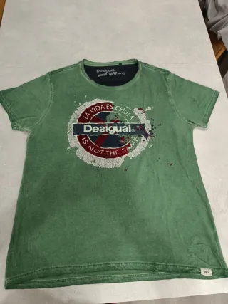 Camiseta Desigual verde con estampado