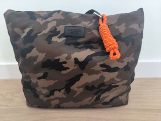 Bolso shopper grande Pull and Bear camuflaje