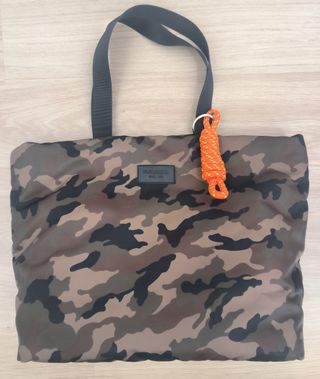 Bolso shopper grande Pull and Bear camuflaje