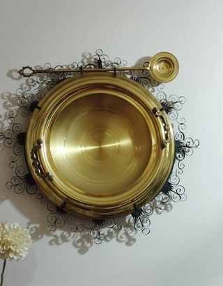 Brasero antiguo dorado decorativo