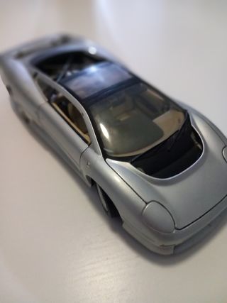 Coche a escala Maisto
