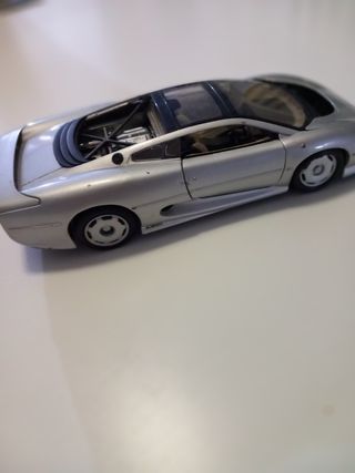 Coche a escala Maisto