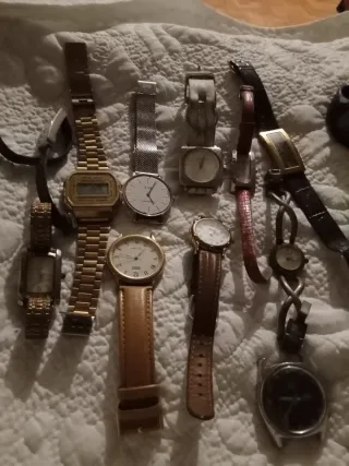 Lote de 13 relojes de pulsera para piezas