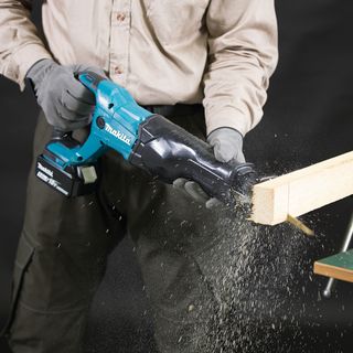 Sierra de Sable Makita 18V